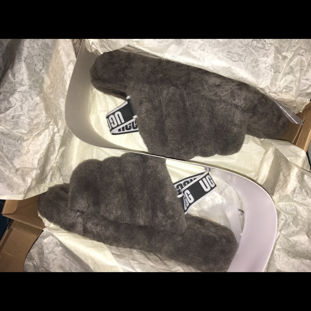 UGG FLUFF SLIDES - Picture 1 of 2